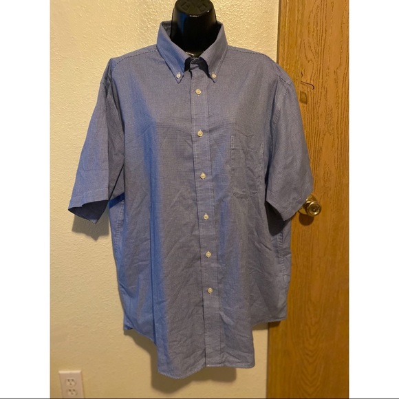 Roundtree & Yorke Other - Roundtree and Yorke button up short sleeve shirt